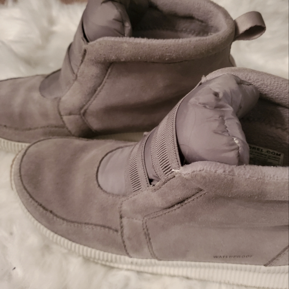 So Comfy light gray Sorel size 9 Boots